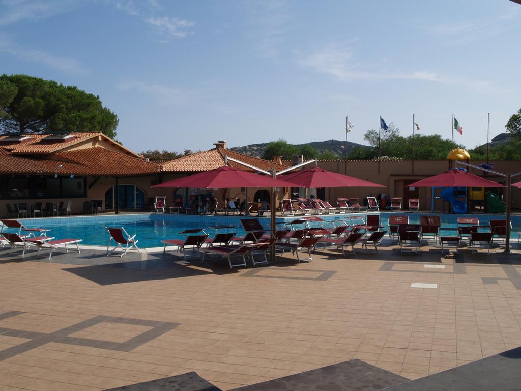 Club Esse Cala Bitta Baja Sardinia Exterior foto