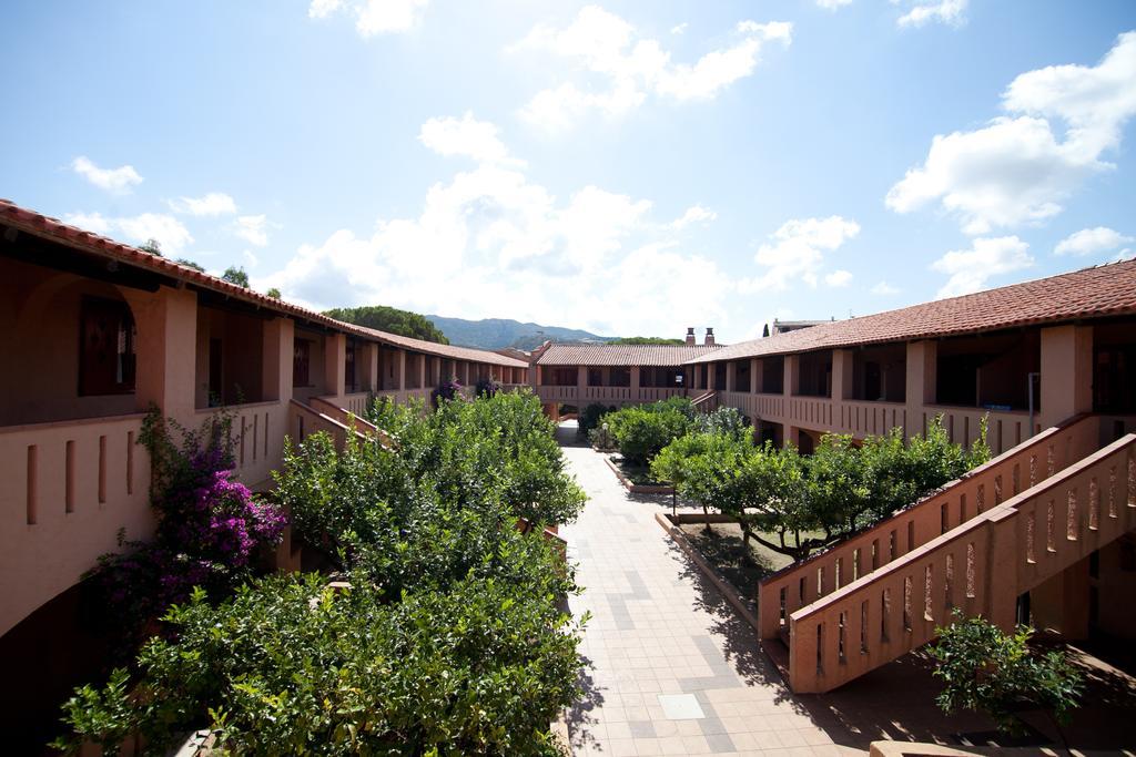 Club Esse Cala Bitta Baja Sardinia Exterior foto