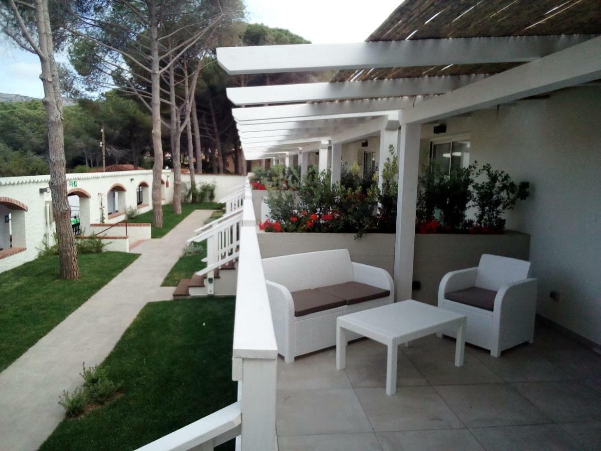 Club Esse Cala Bitta Baja Sardinia Exterior foto